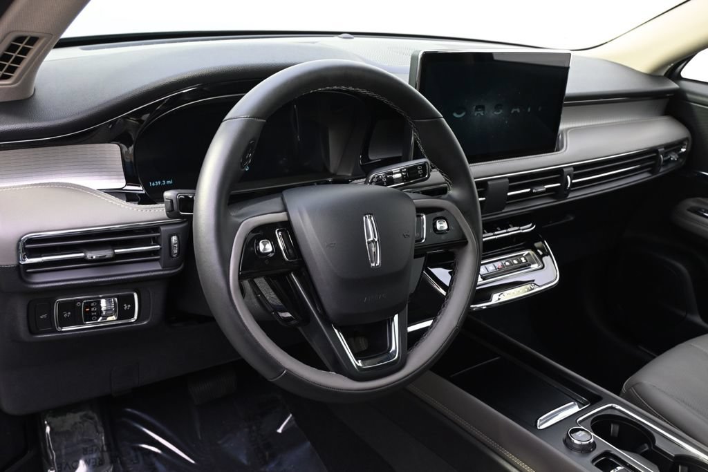 Used 2026 Lincoln Corsair Premiere AWD/4WD image 11