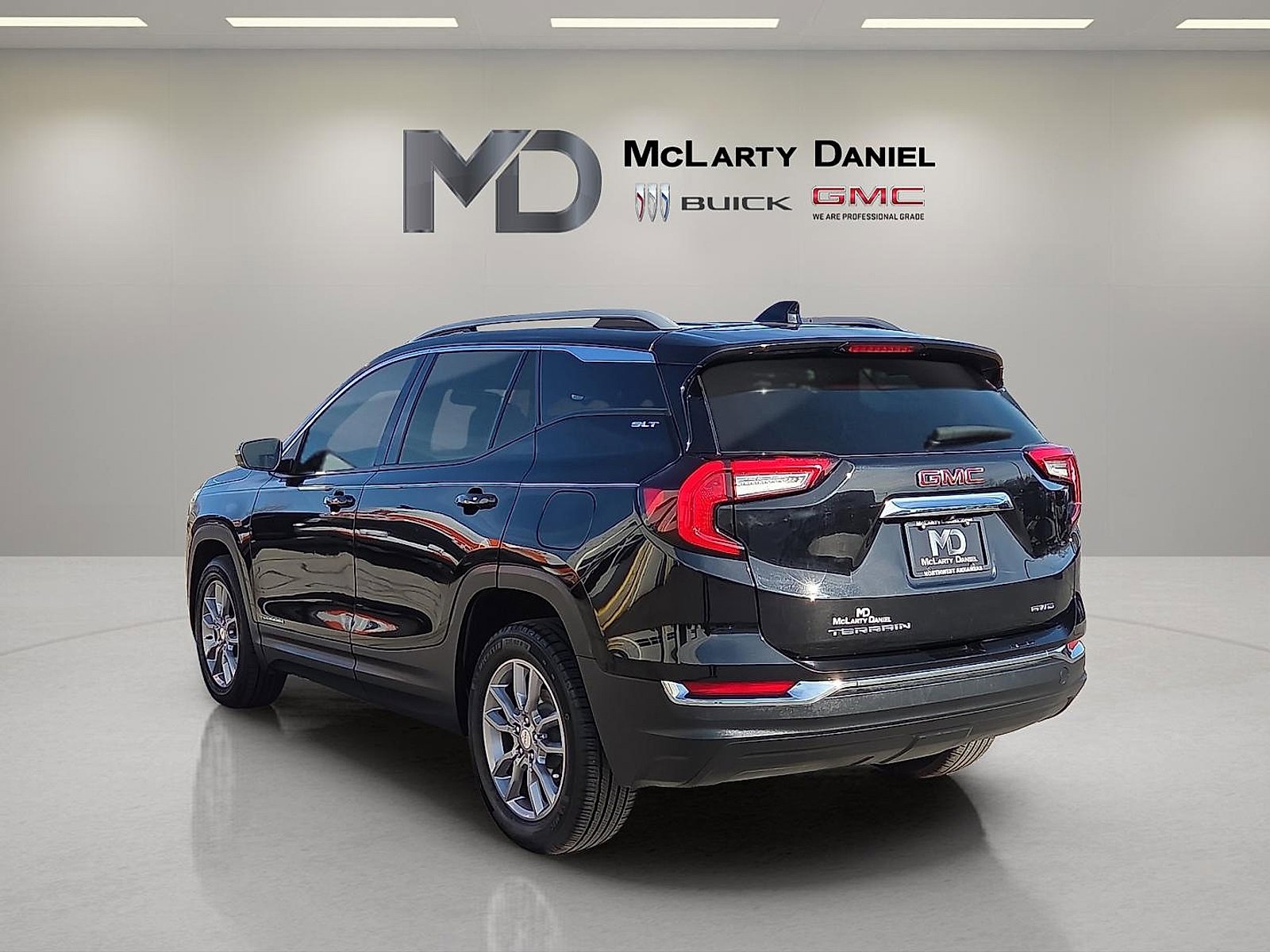 Used 2022 GMC Terrain SLT image 4