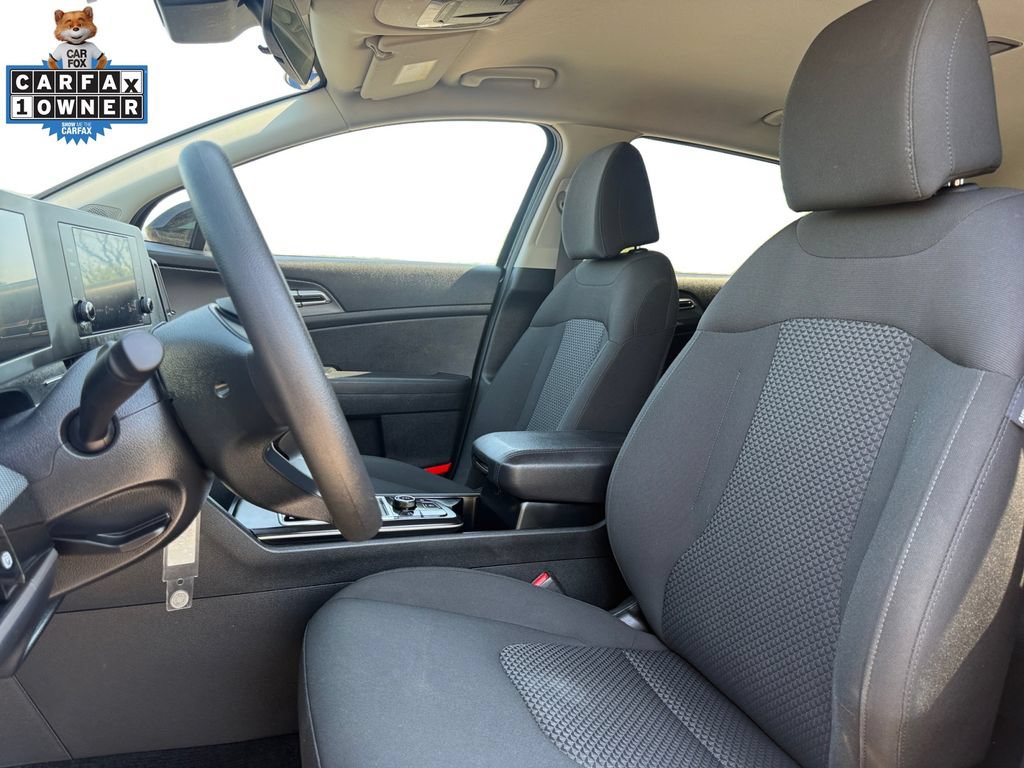 Certified 2025 Kia Sportage LX AWD/4WD image 9