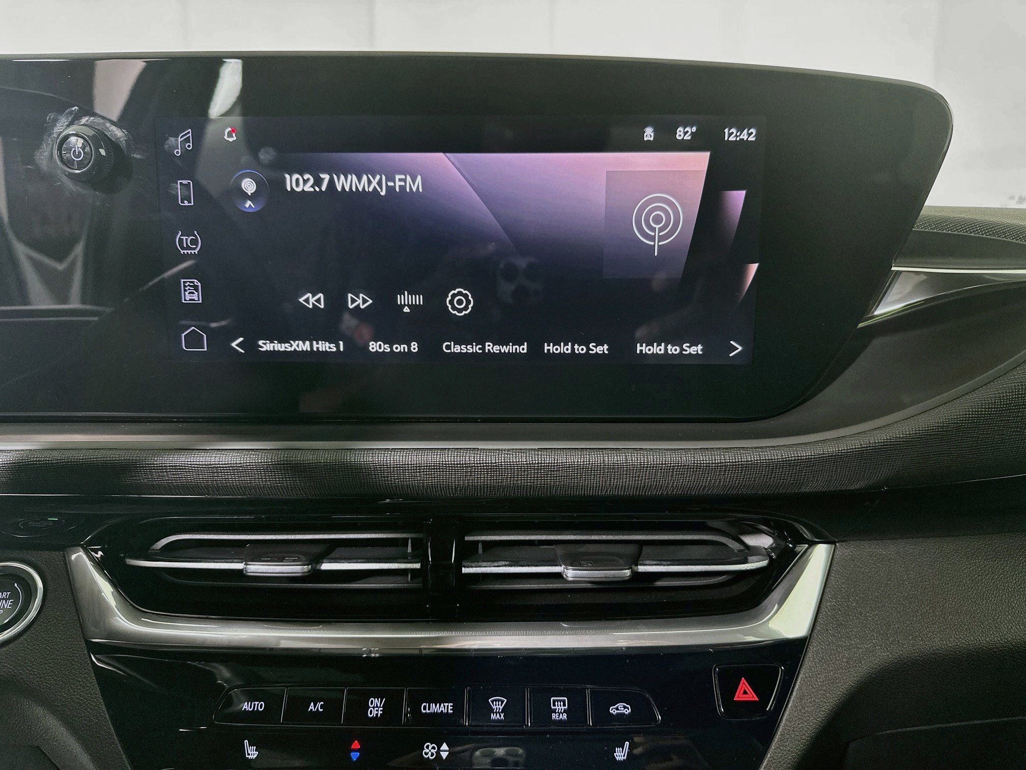 Used 2024 Buick Envista Avenir FWD image 24