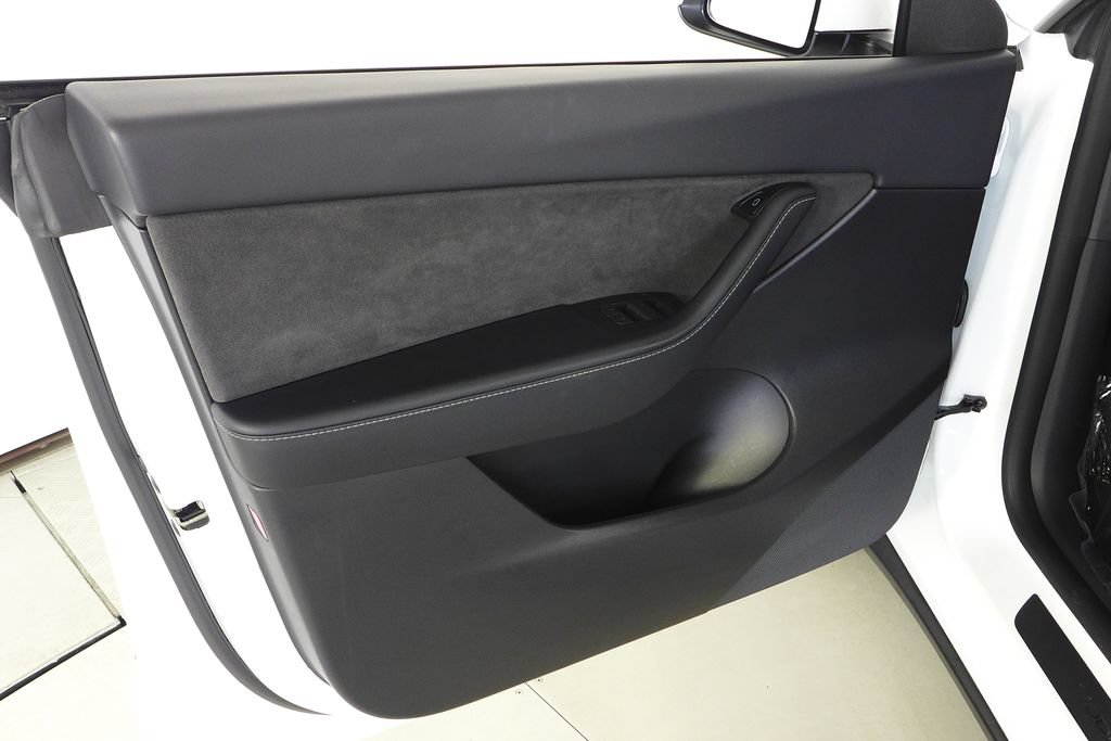 Used 2022 Tesla Model Y Performance AWD/4WD image 11