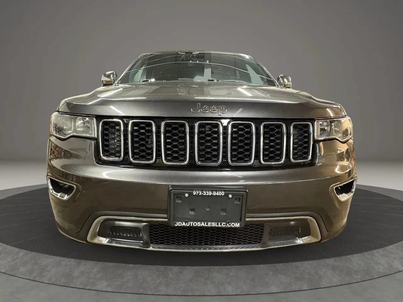 Used 2020 Jeep Grand Cherokee Limited w/ Trailer Tow Group IV AWD/4WD image 3