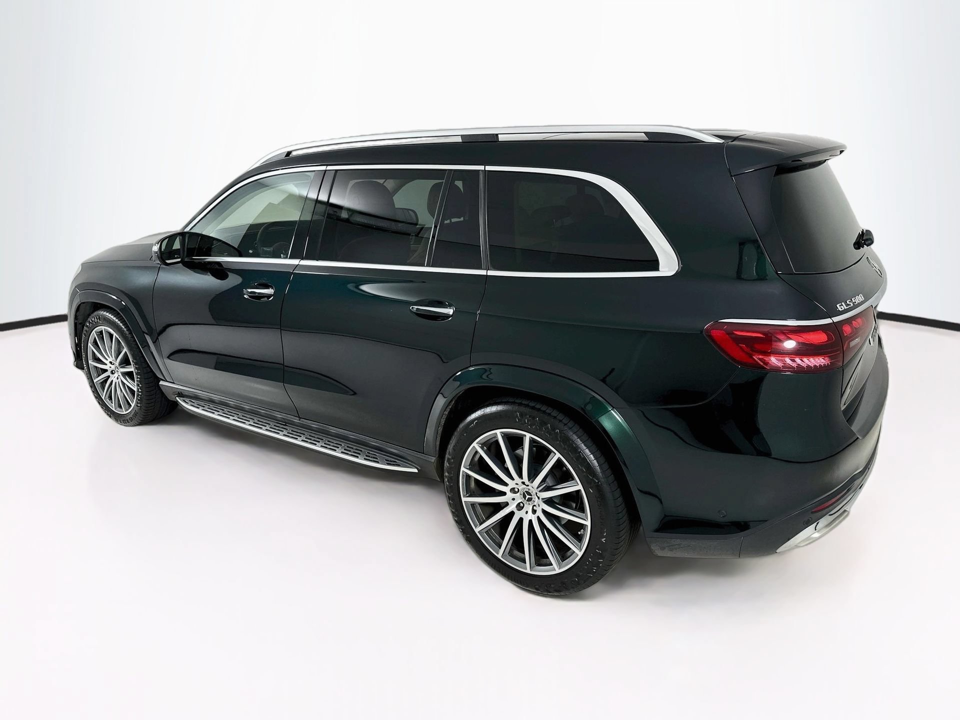 Used 2024 Mercedes-Benz GLS 580 4MATIC image 6