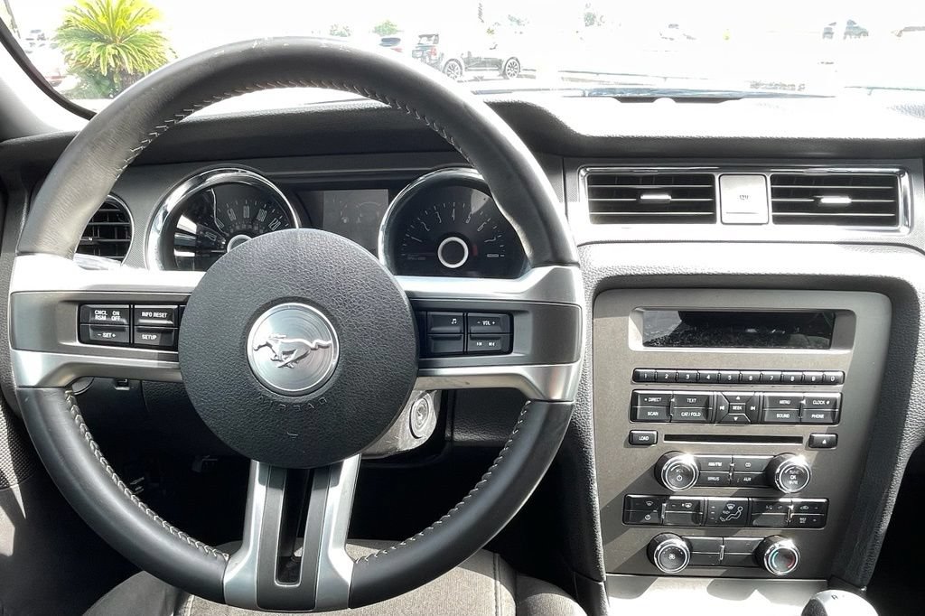 Used 2014 Ford Mustang Coupe RWD image 15