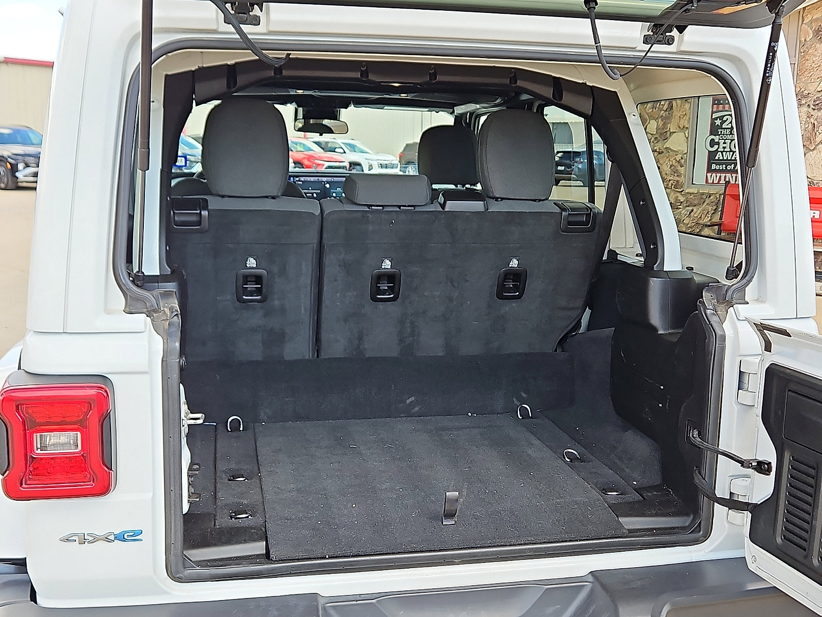 Used 2024 Jeep Wrangler Sahara 4xe image 7