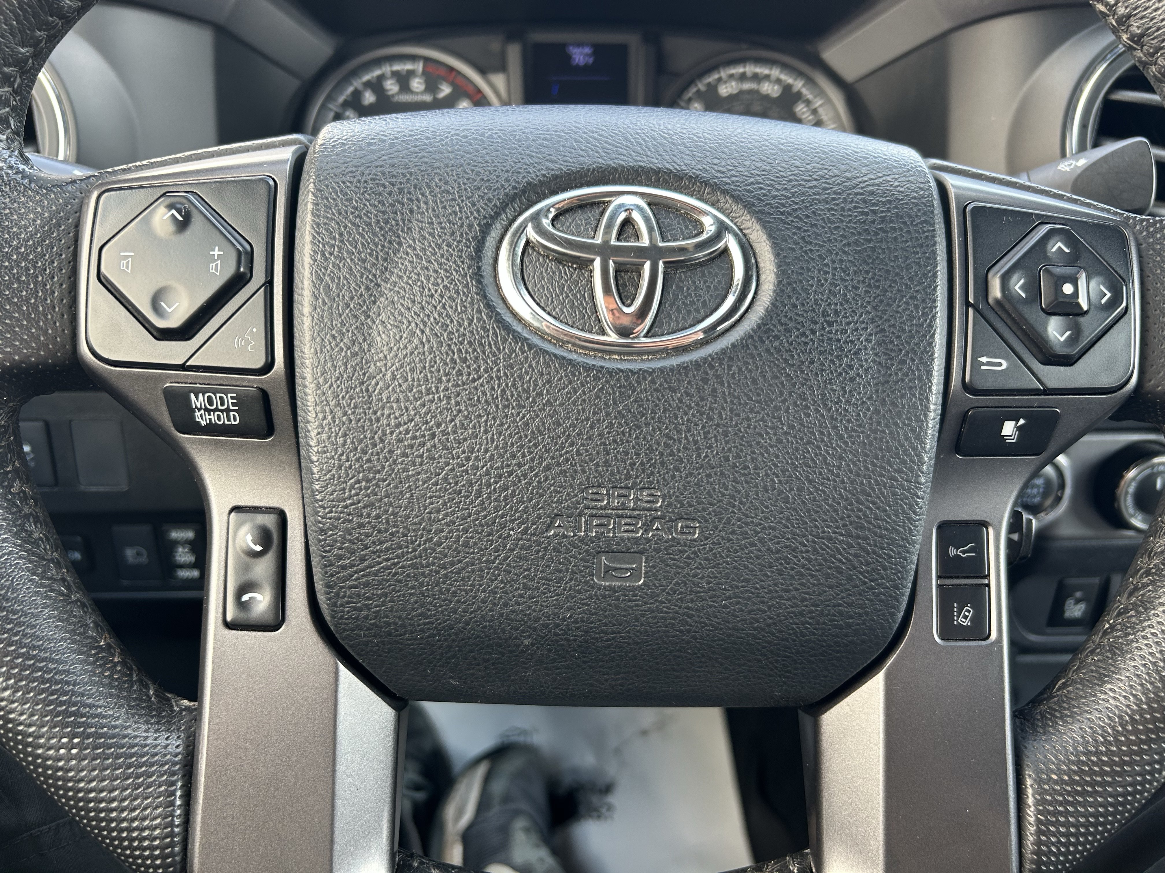 Used 2020 Toyota Tacoma TRD Sport w/ Technology Package AWD/4WD image 22