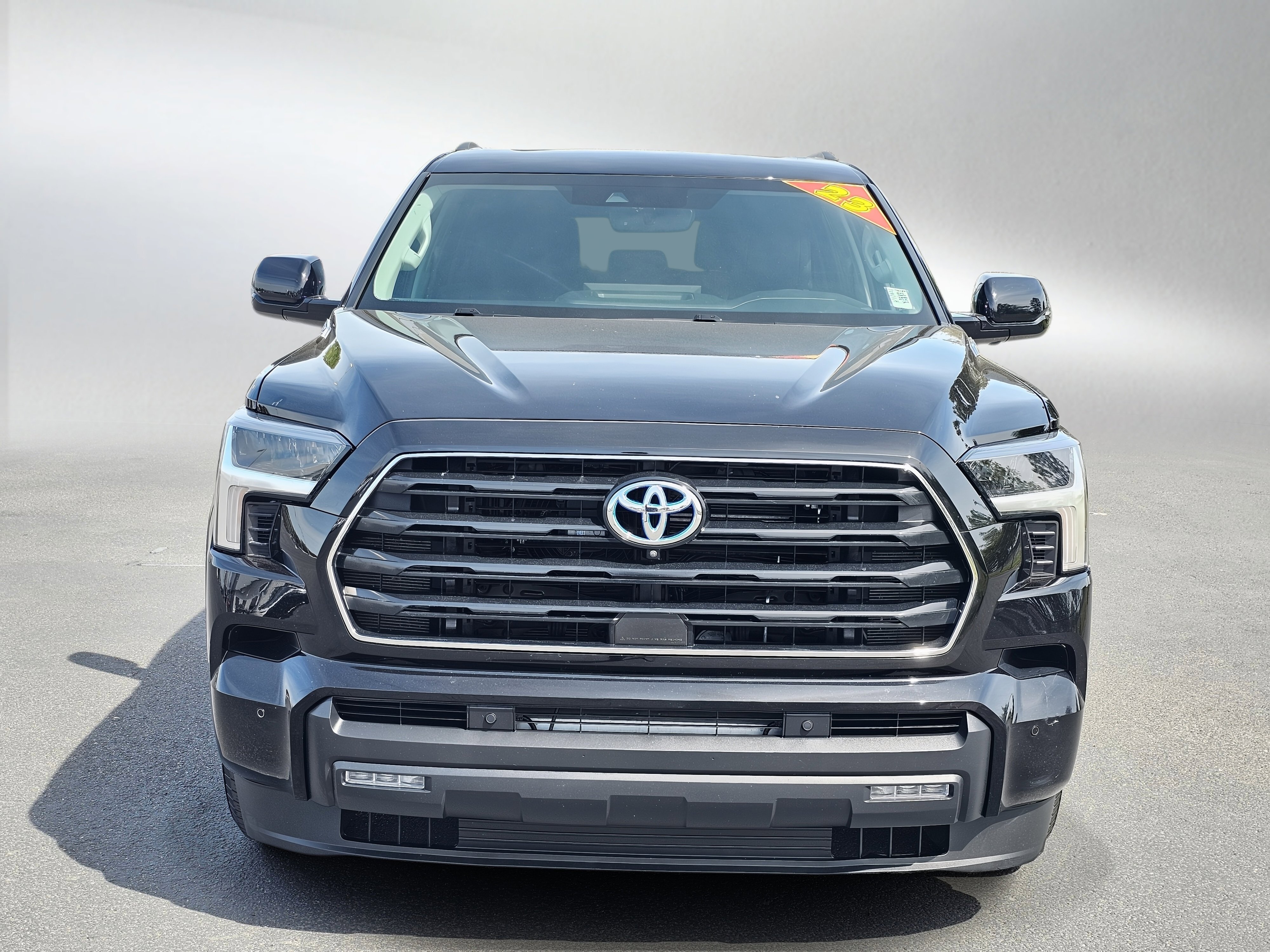 Used 2023 Toyota Sequoia SR5 w/ SR5 Premium Package AWD/4WD image 8