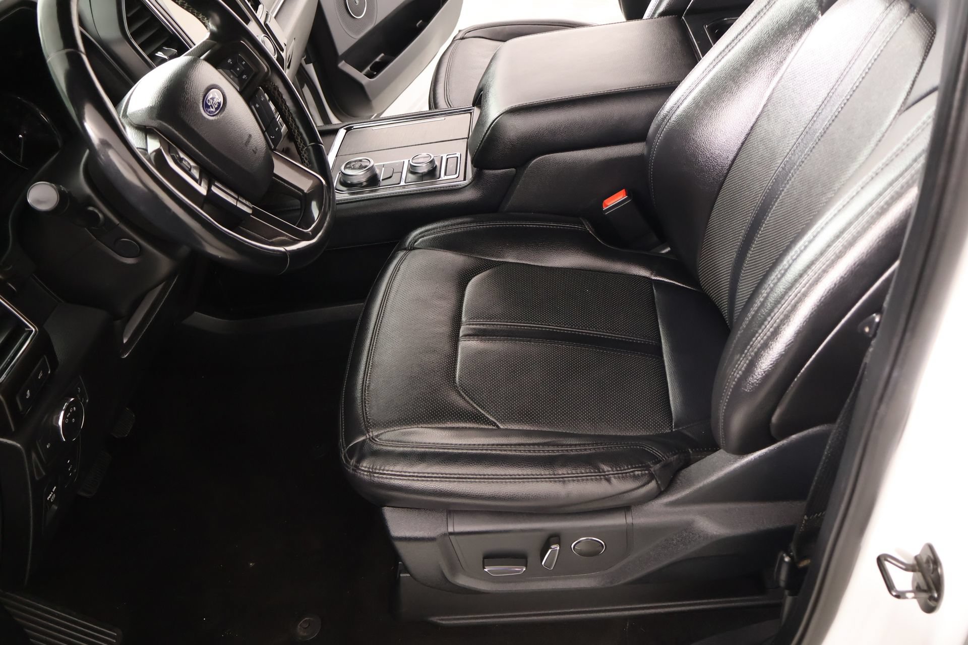 Used 2021 Ford Expedition Max Limited AWD/4WD image 12