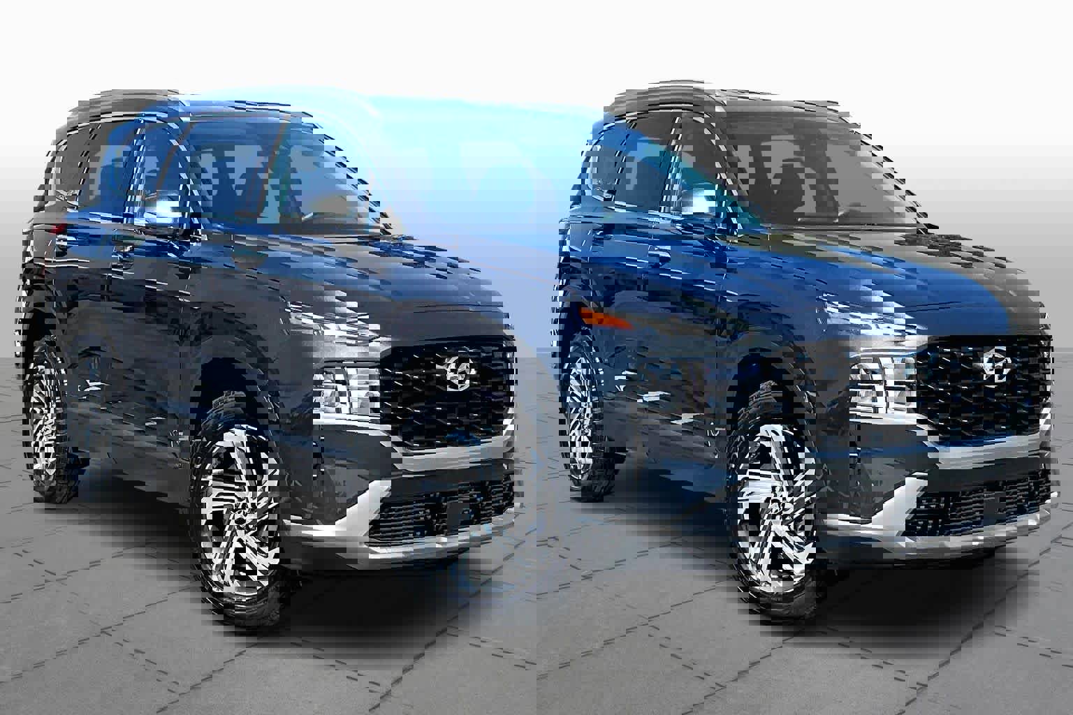 Used 2023 Hyundai Santa Fe SEL image 3