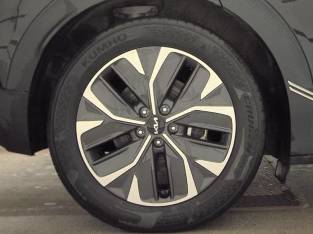 Used 2024 Kia EV6 Light AWD/4WD image 21