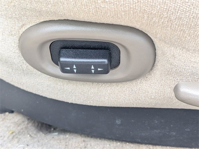 Used 2004 Oldsmobile Alero GL image 16