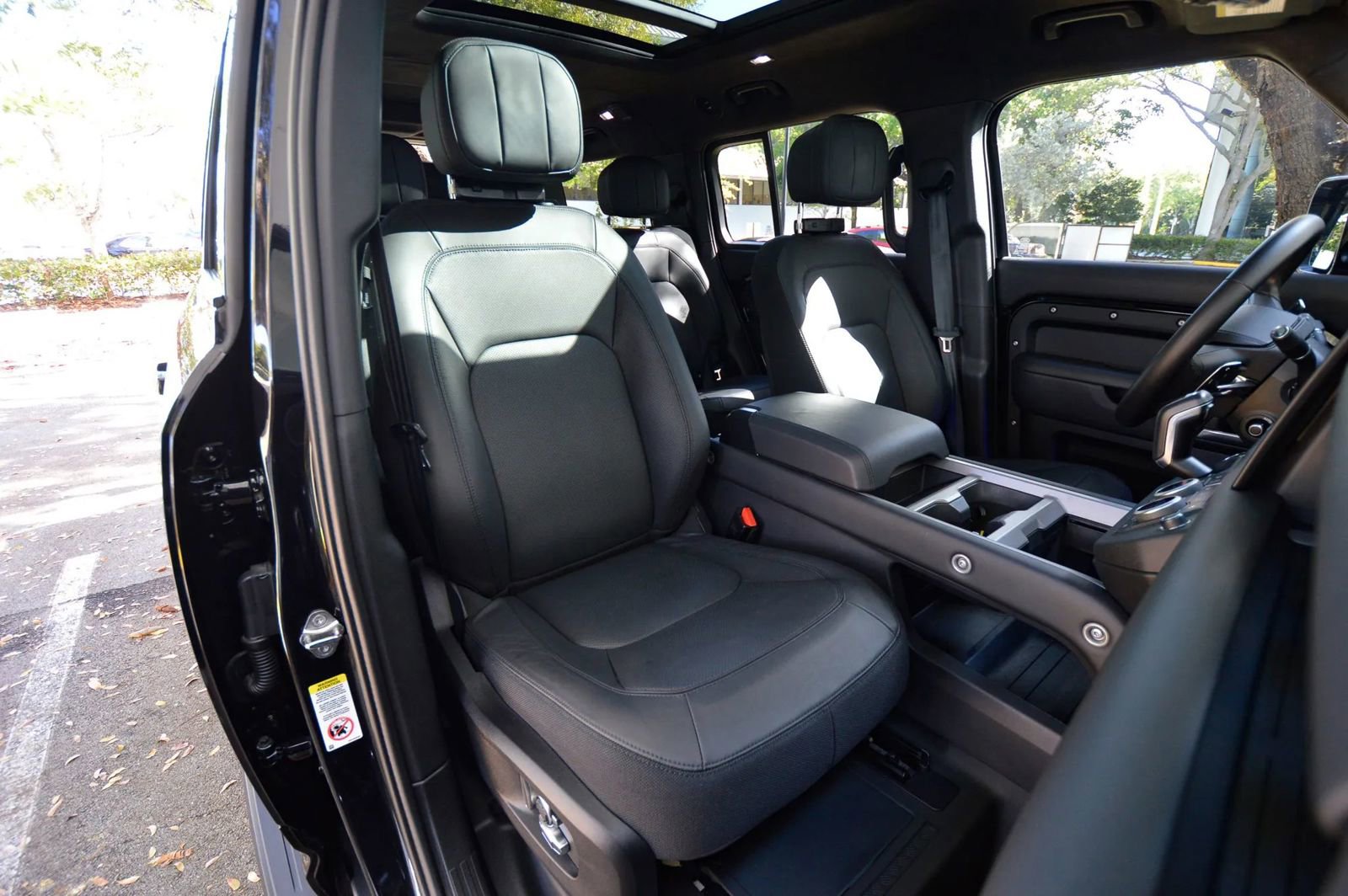 Used 2025 Land Rover Defender 130 V8 image 56