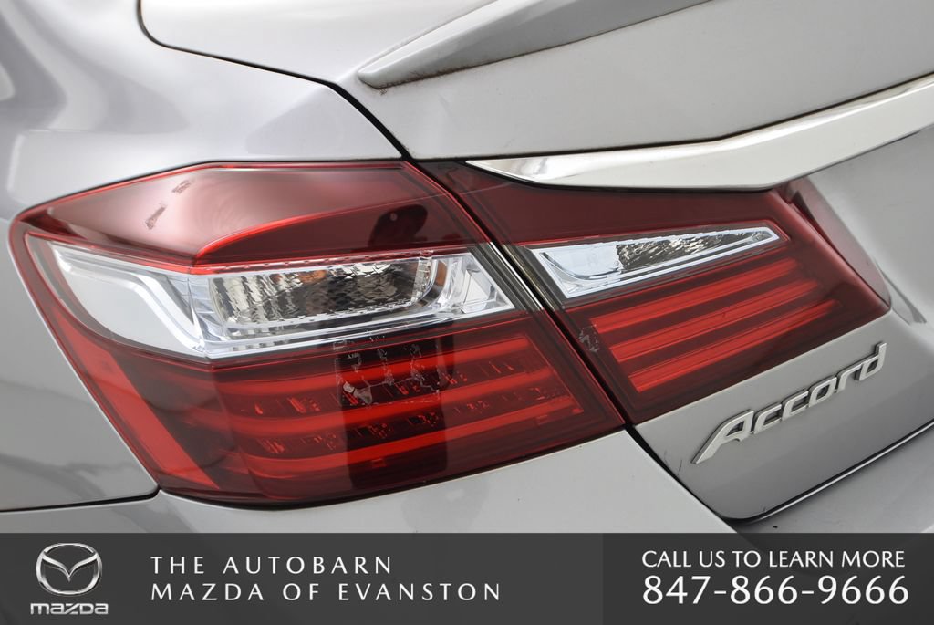 Used 2017 Honda Accord Touring image 36