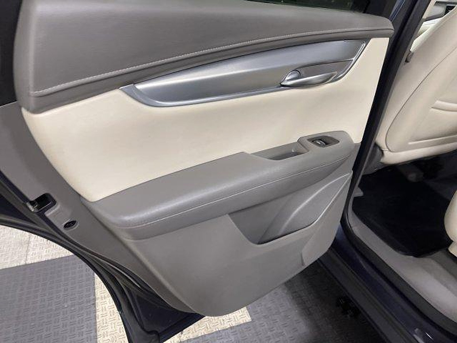 Used 2019 Cadillac XT5 Luxury AWD/4WD image 11