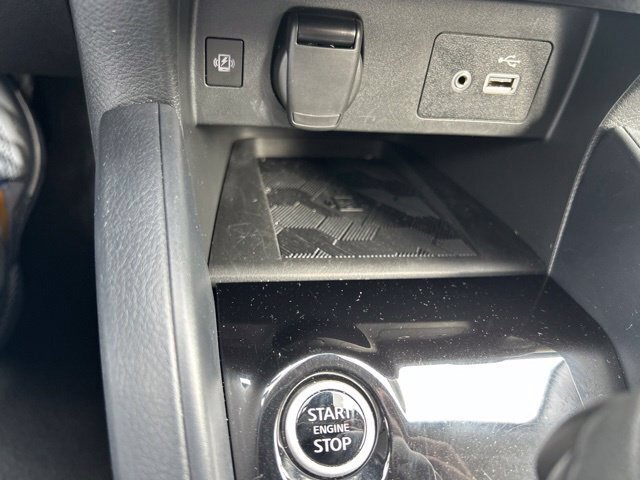 Used 2025 Nissan Versa SV w/ Trunk Package FWD image 20