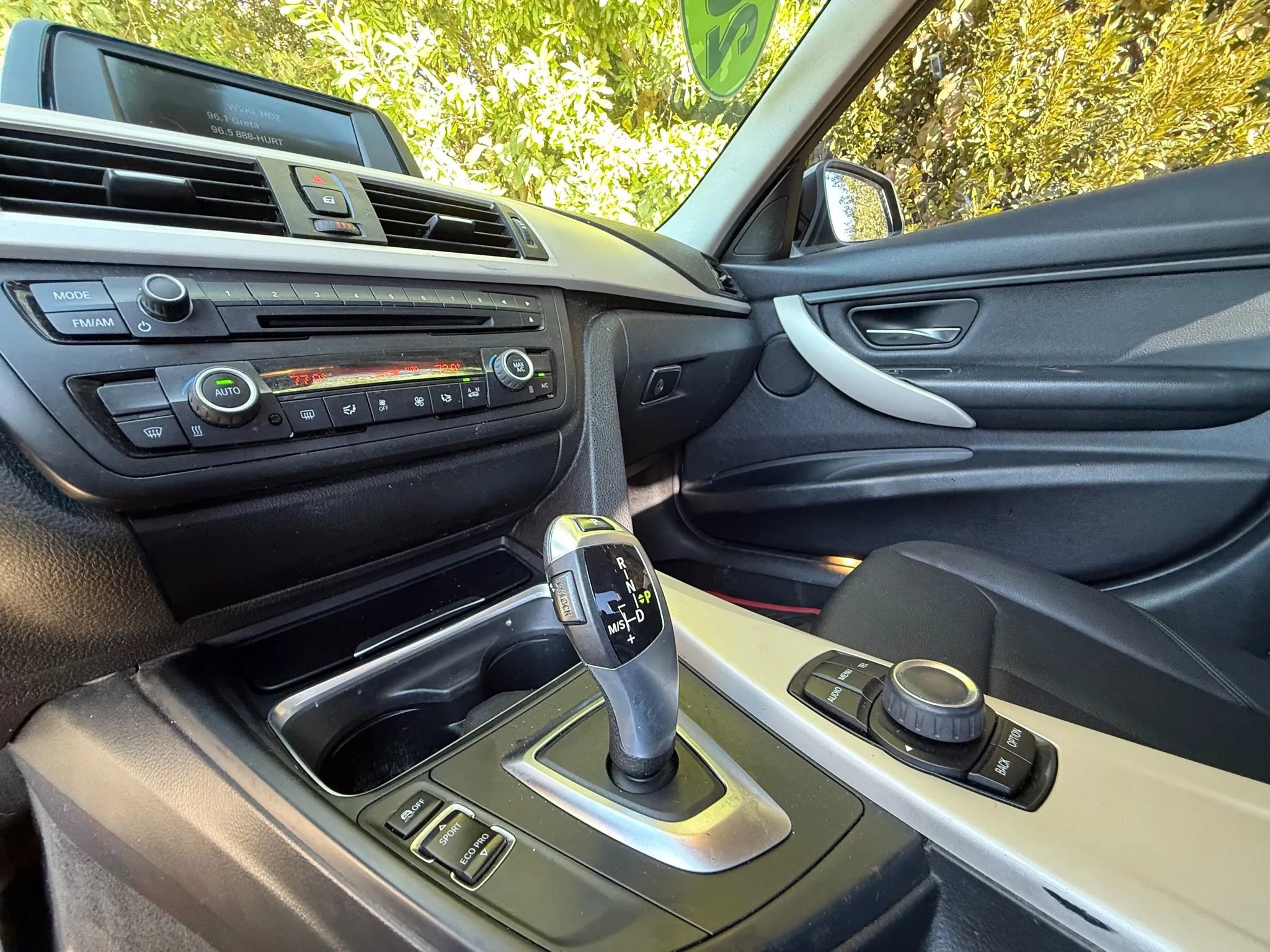 Used 2015 BMW 320i Sedan image 28