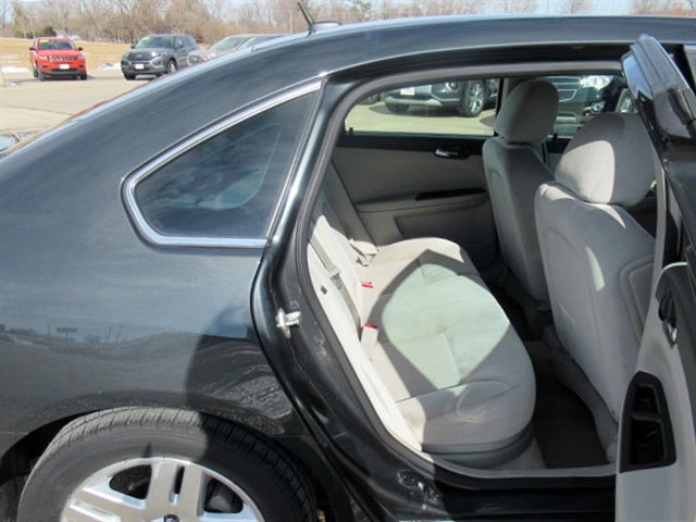 Used 2015 Chevrolet Impala LT w/ LT Sunroof Package image 16