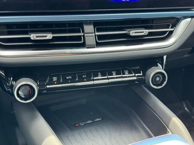 Certified 2025 Chevrolet Equinox EV LT image 17