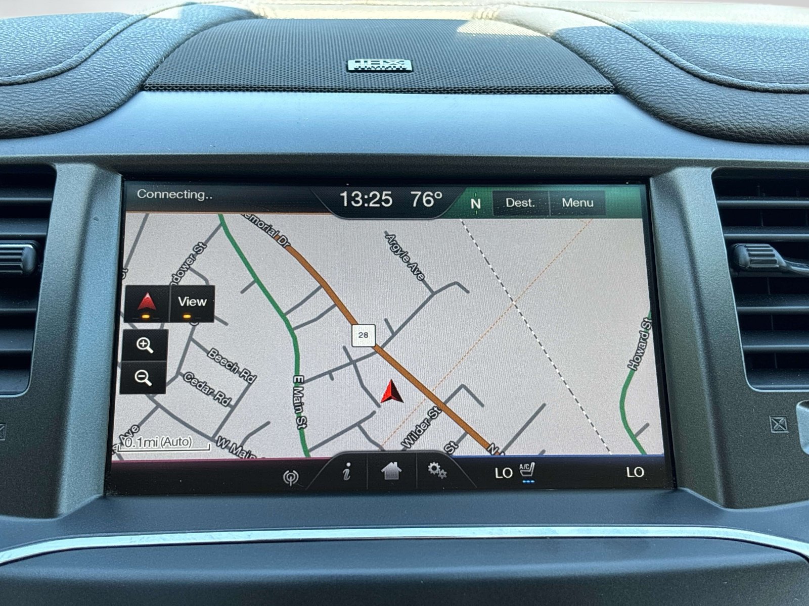 Used 2013 Lincoln MKS AWD image 21