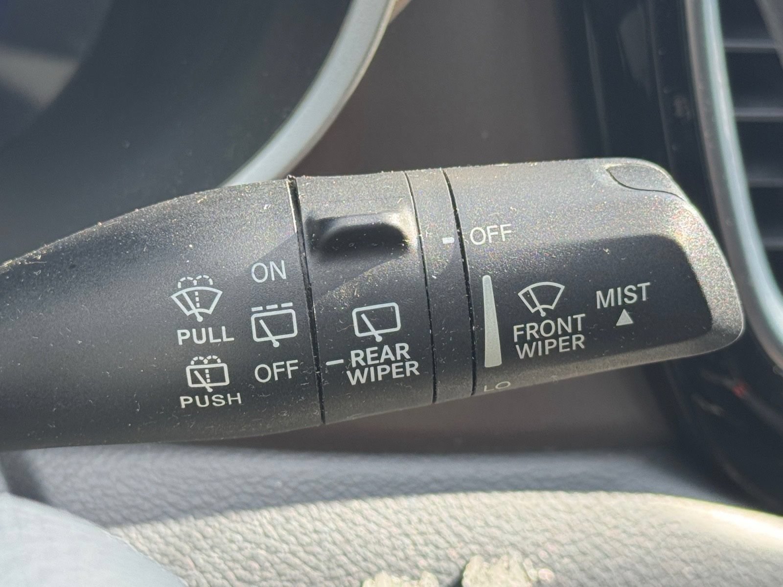 Used 2018 Chrysler Pacifica Touring w/ Tire & Wheel Group FWD image 19