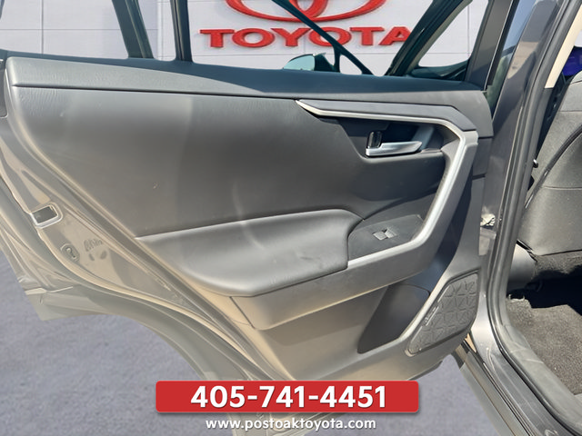Used 2025 Toyota RAV4 XLE FWD image 17