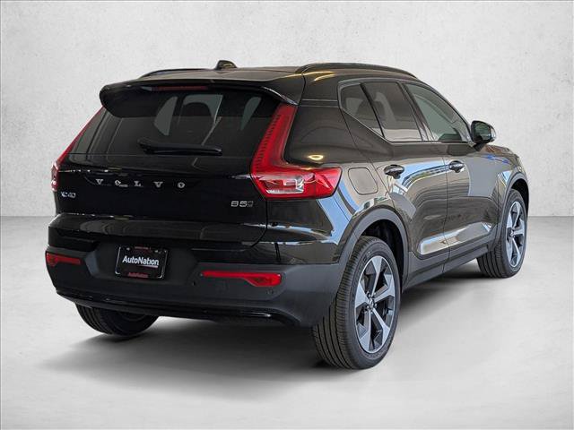 New 2026 Volvo XC40 B5 Core w/ Climate Package AWD/4WD image 2