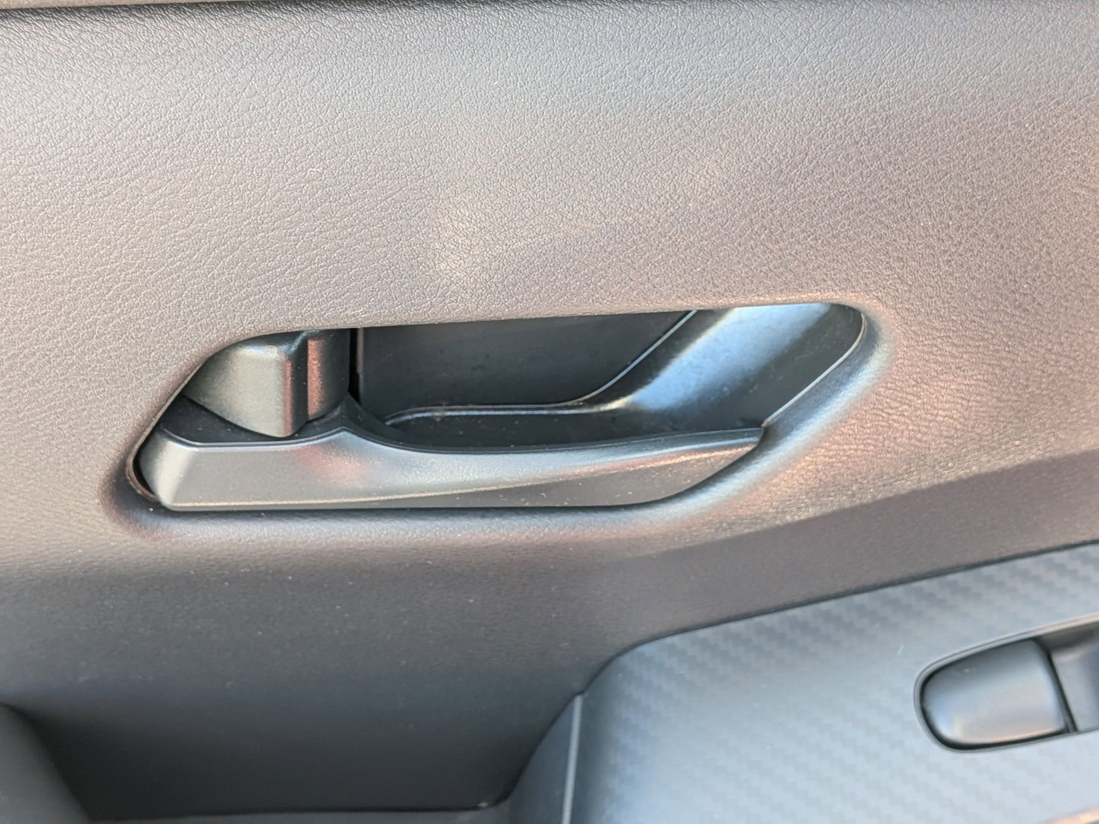 Used 2025 Nissan Sentra SV FWD image 28