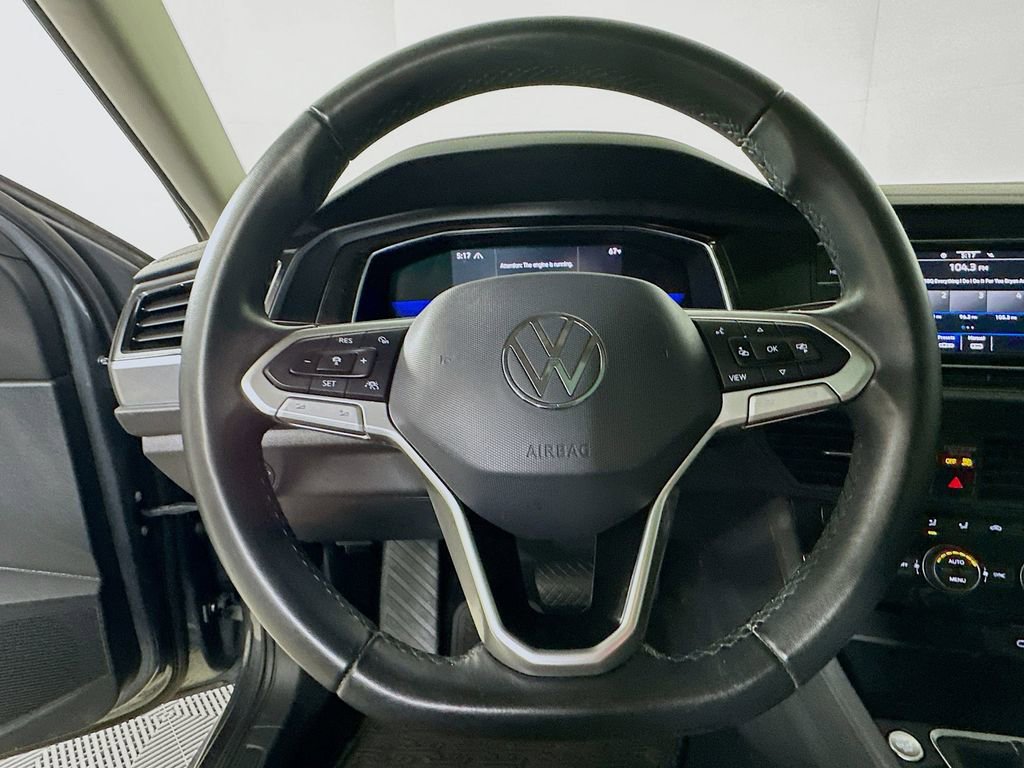 Used 2022 Volkswagen Jetta SE w/ Panoramic Sunroof Package FWD image 18