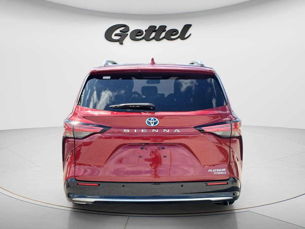 Used 2023 Toyota Sienna Platinum FWD image 6