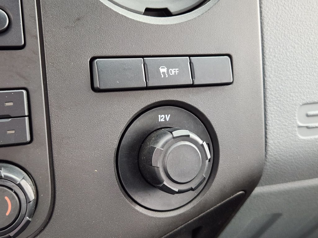 Used 2015 Ford F250 XL w/ Power Equipment Group AWD/4WD image 23