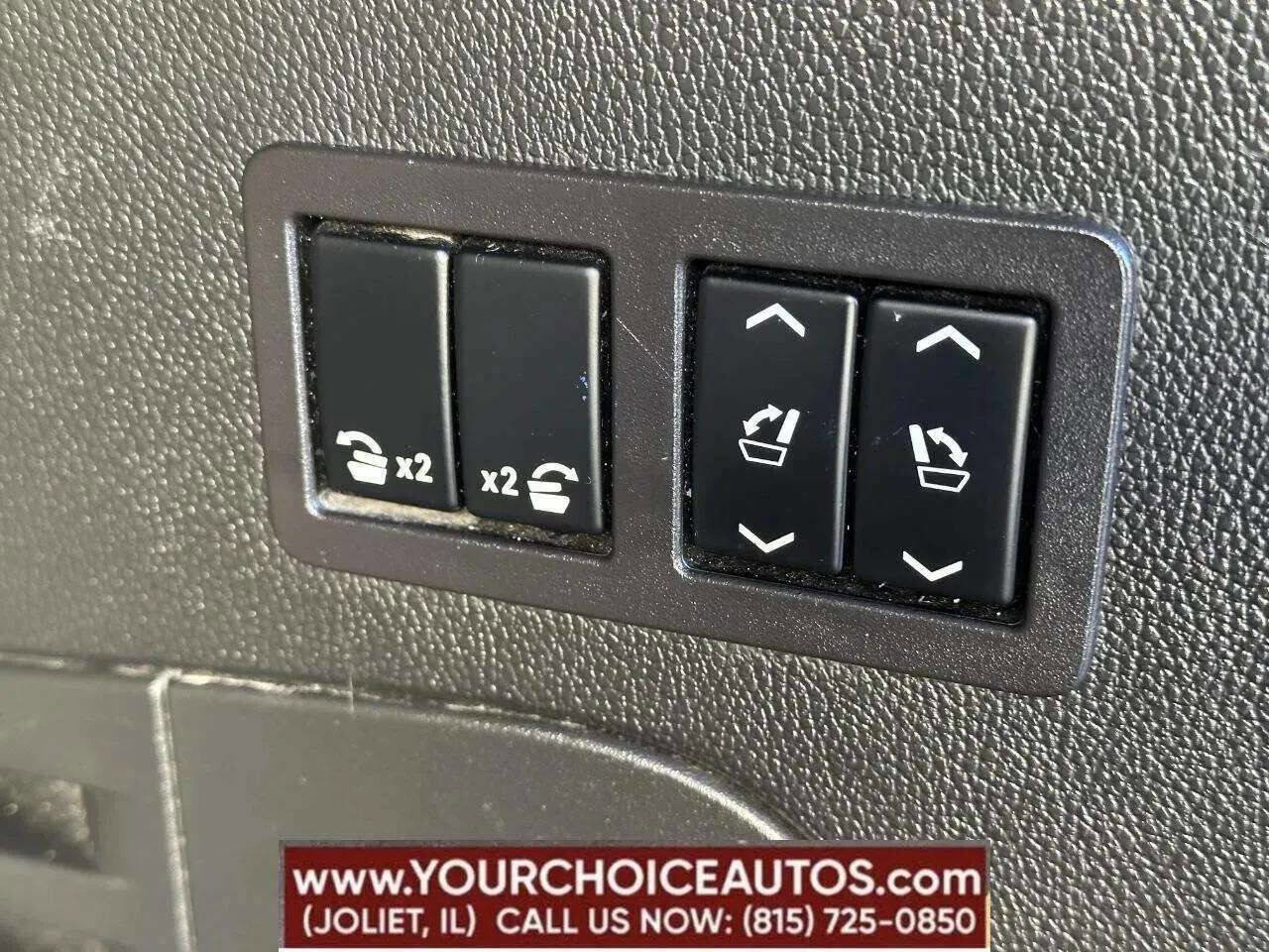 Used 2018 Chevrolet Tahoe Premier AWD/4WD image 28