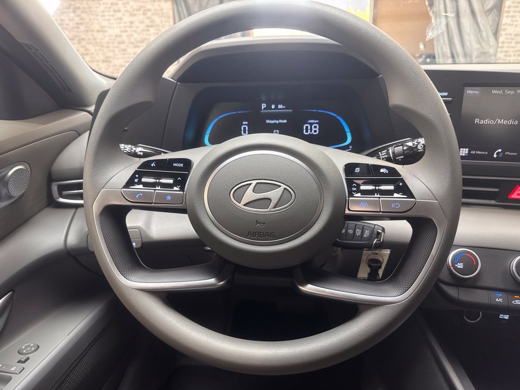 New 2026 Hyundai Elantra SE FWD image 18