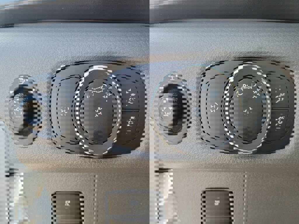 Used 2024 Ford Transit 350 XLT image 22