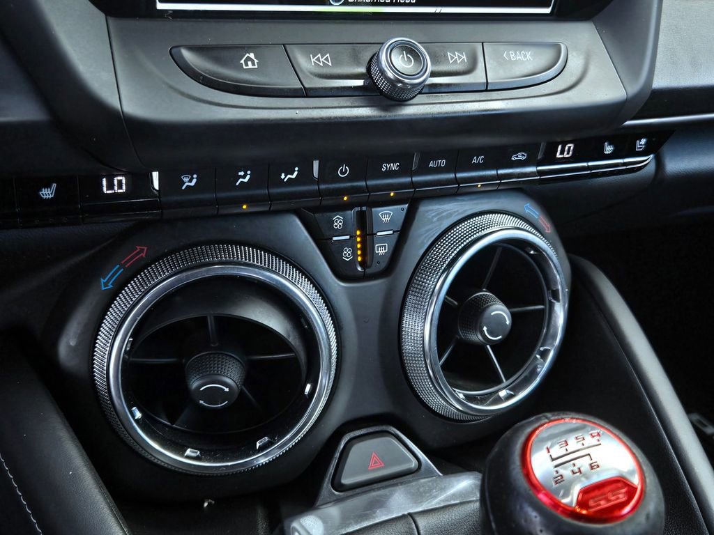 Used 2016 Chevrolet Camaro SS image 18