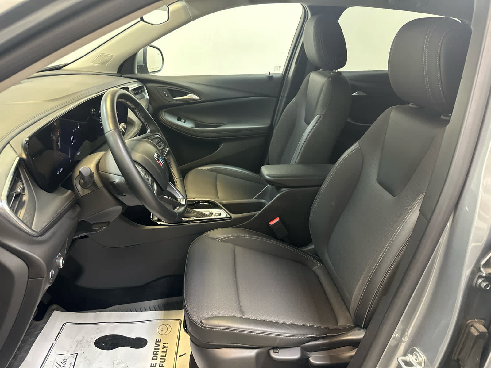 Used 2024 Buick Encore GX Preferred AWD/4WD image 4