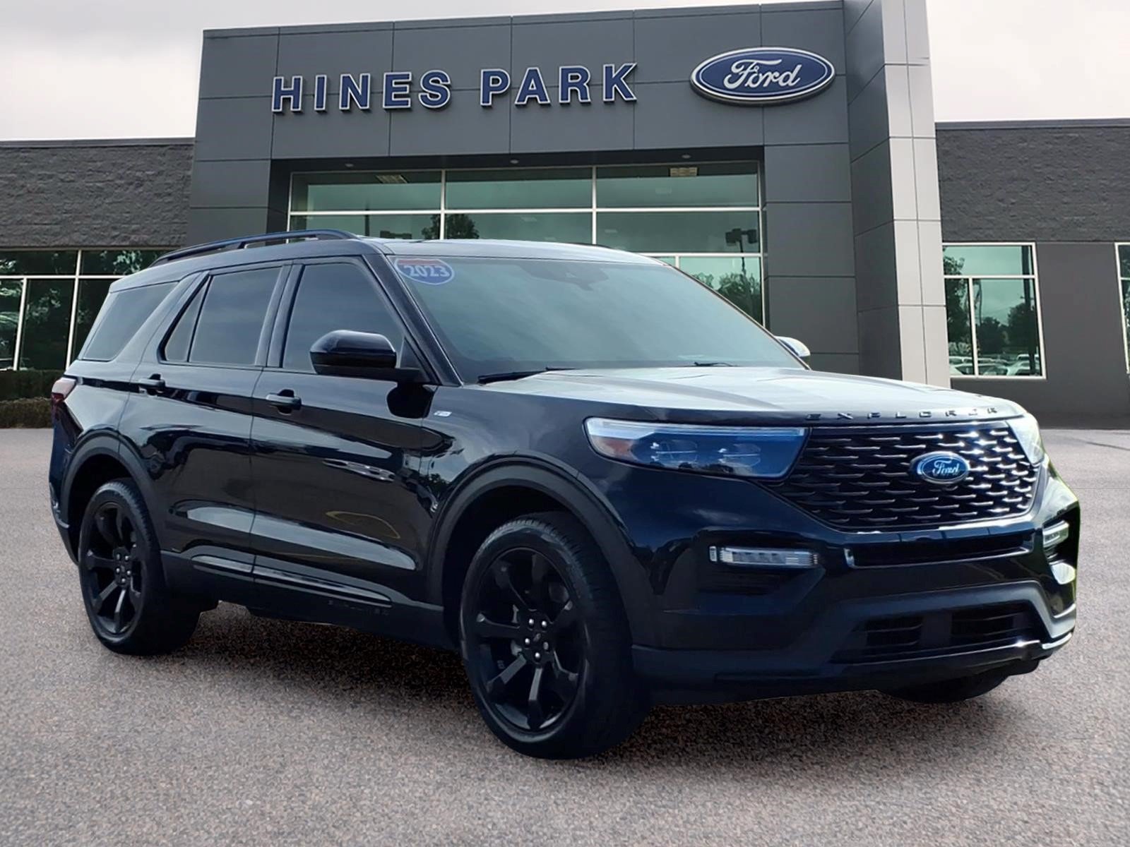 Used 2023 Ford Explorer ST-Line w/ Class IV Trailer Tow Package AWD/4WD image 1