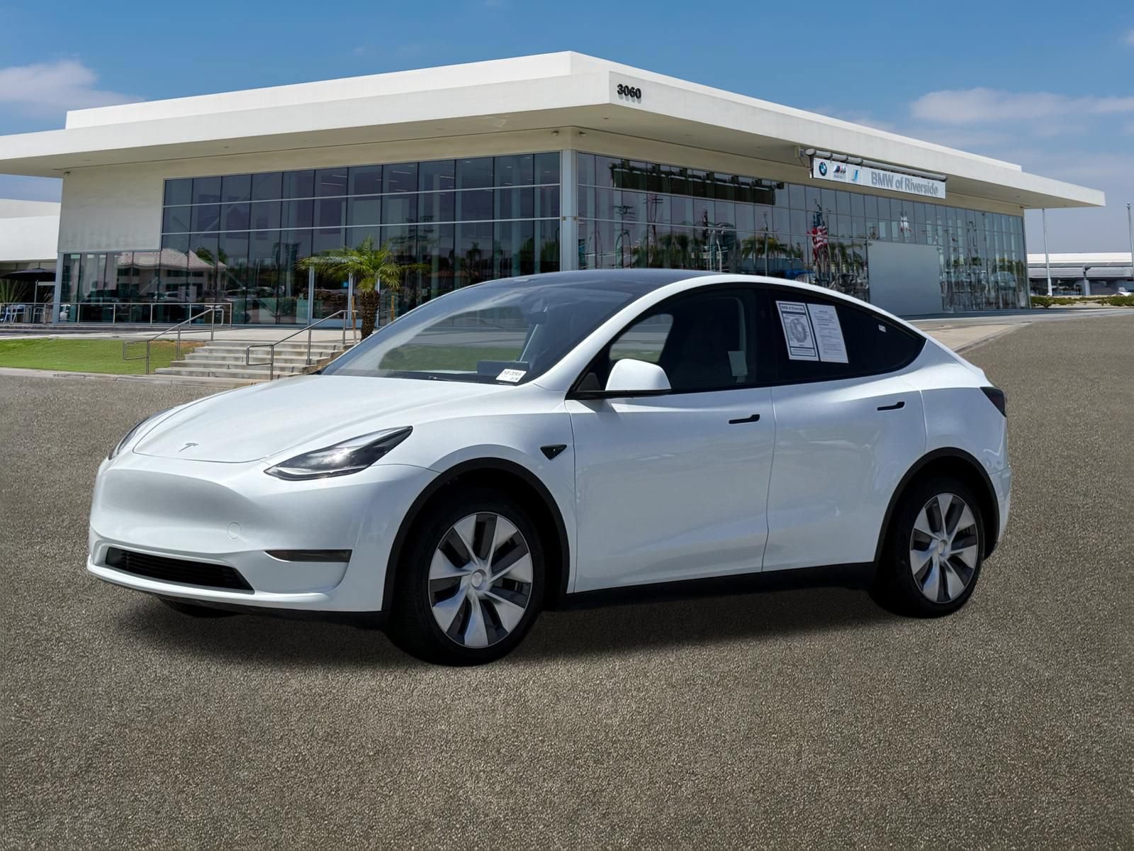 Used 2024 Tesla Model Y Long Range AWD/4WD image 5