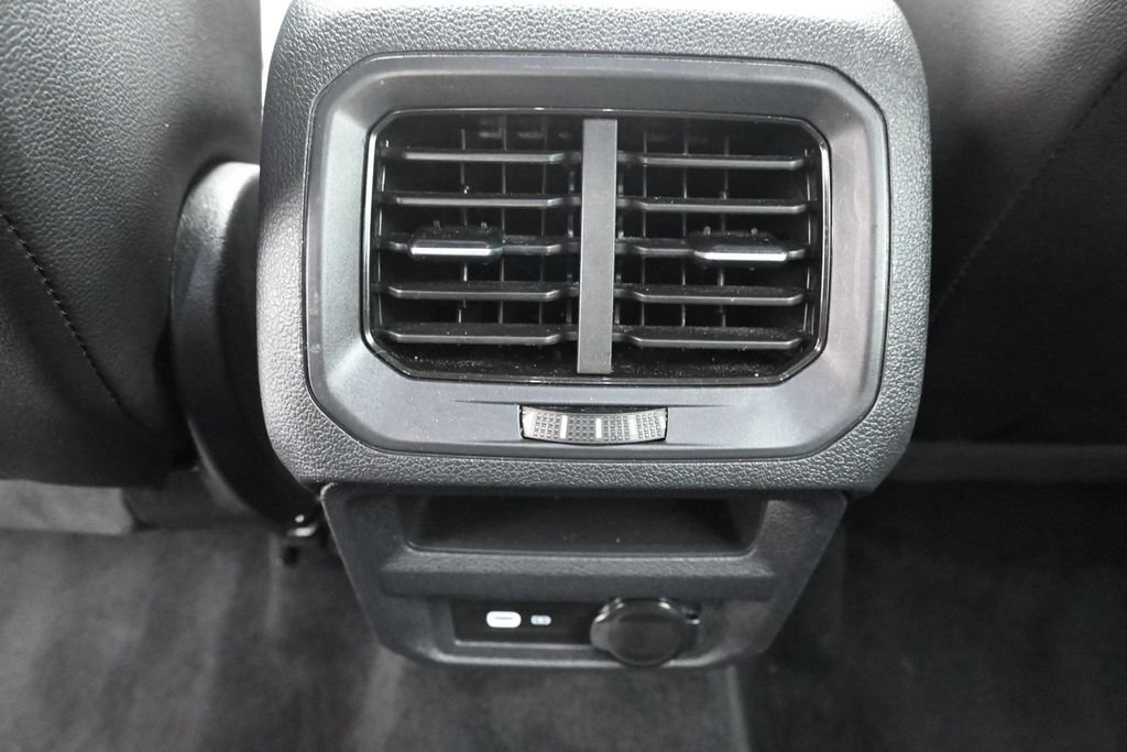 Used 2022 Volkswagen Tiguan SE R-Line FWD image 16