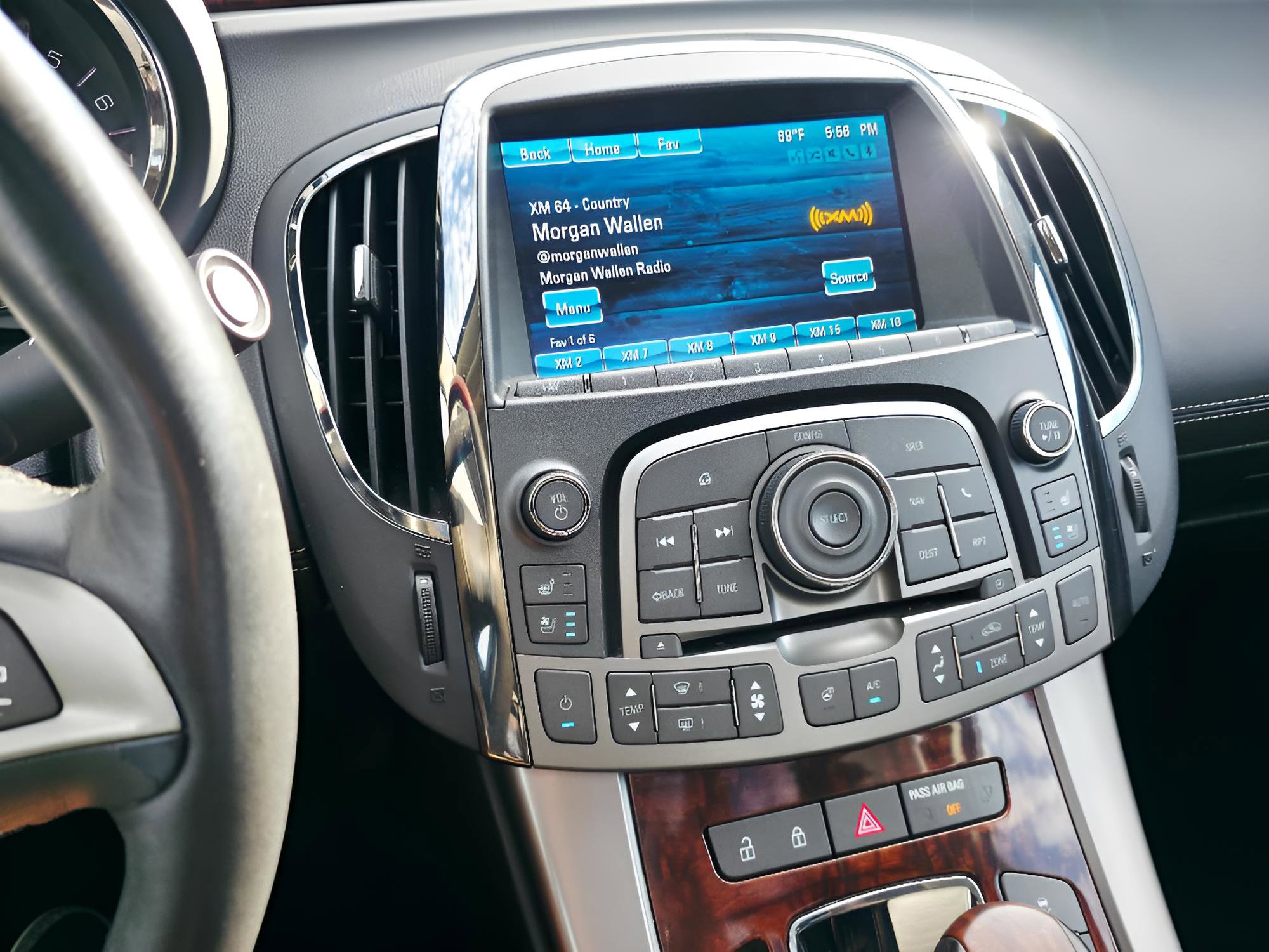 Used 2013 Buick LaCrosse Touring FWD image 30