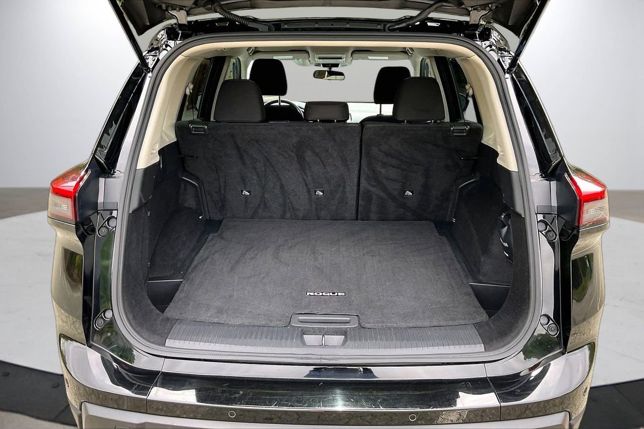 Used 2024 Nissan Rogue S FWD image 25