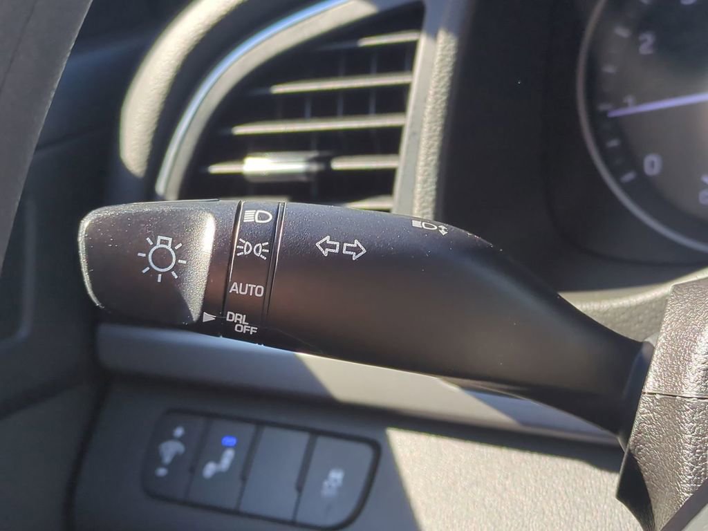 Used 2018 Hyundai Elantra SEL w/ Cargo Package image 25