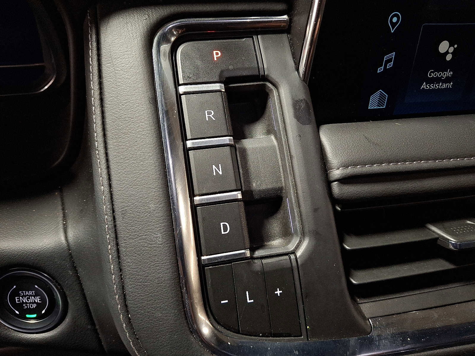 Used 2024 Chevrolet Tahoe Z71 w/ Luxury Package image 18