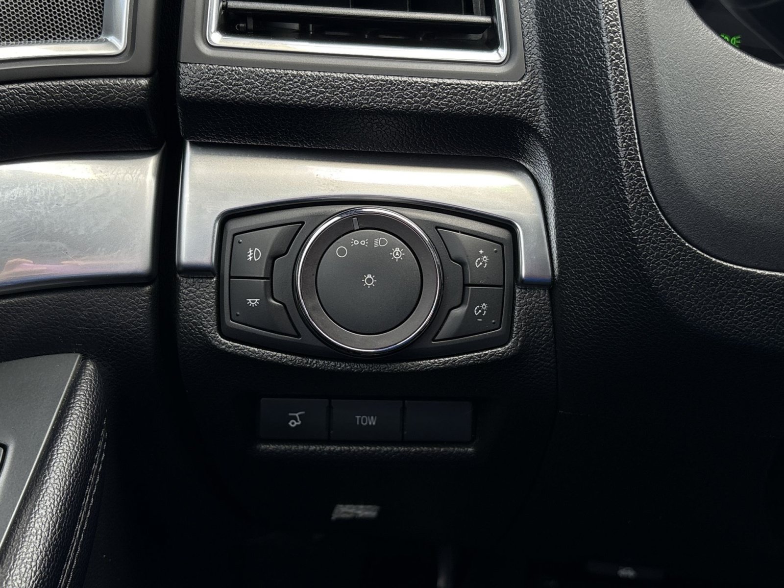 Used 2018 Ford Explorer Sport w/ Equipment Group 401A AWD/4WD image 20