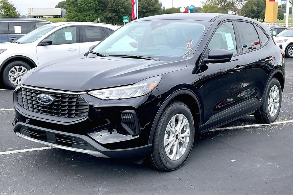 New 2026 Ford Escape Active image 2