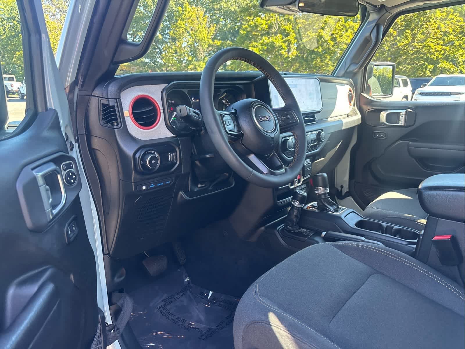 Used 2024 Jeep Wrangler Unlimited w/ Convenience Group AWD/4WD image 12