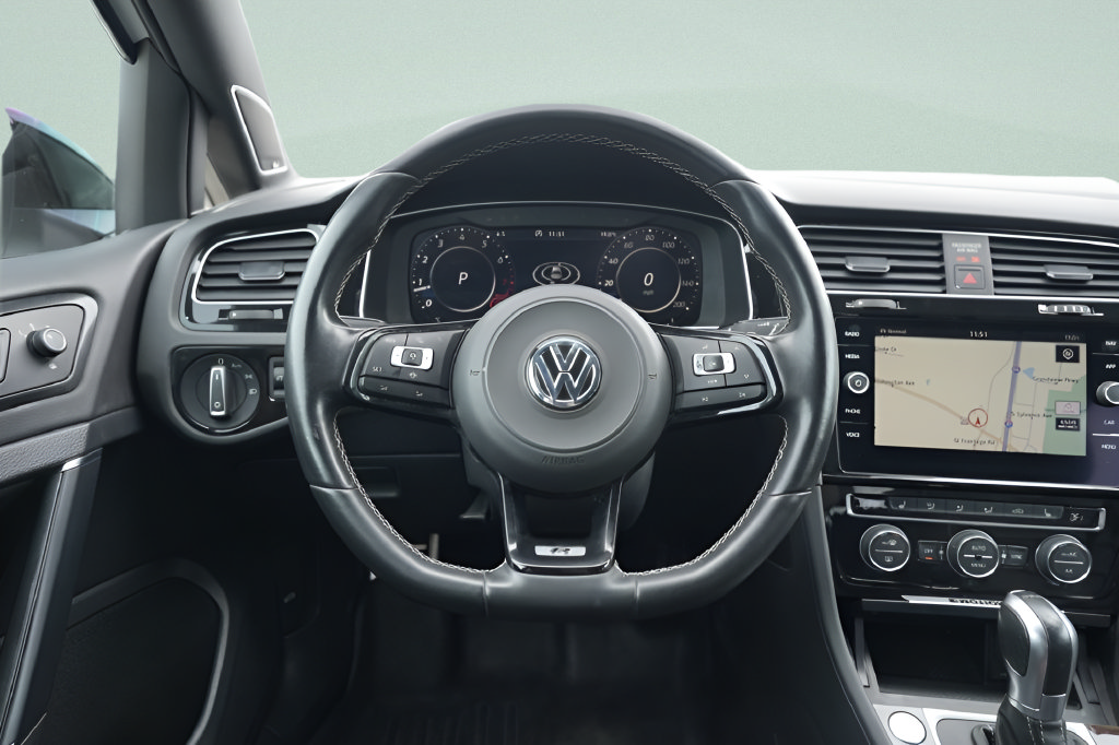 Used 2019 Volkswagen Golf R 4-Door AWD/4WD image 15