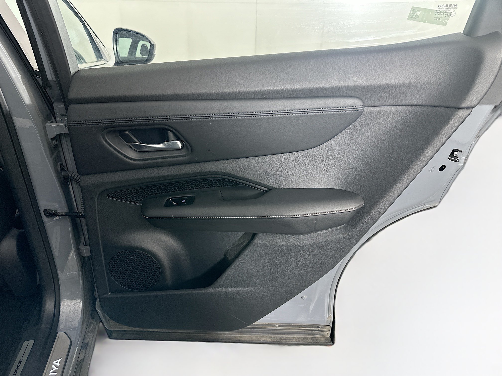 Used 2024 Nissan Ariya AWD image 29
