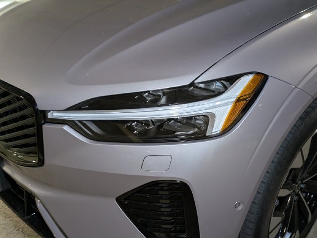 New 2026 Volvo XC60 B5 Plus w/ Climate Package AWD/4WD image 9