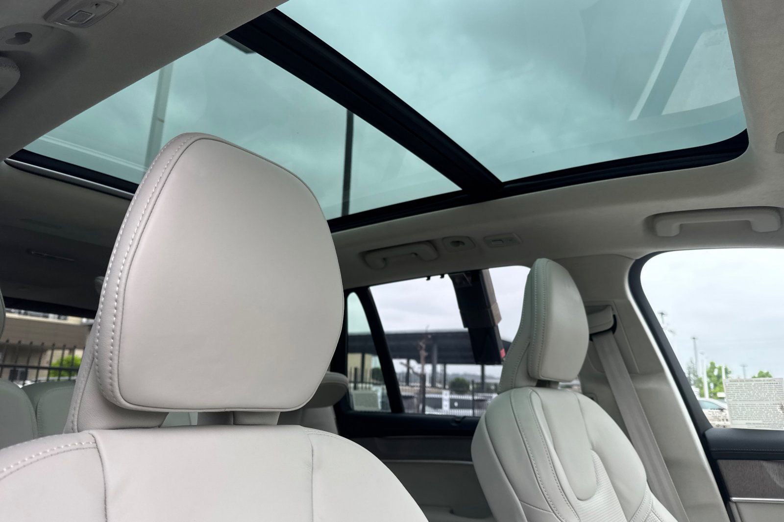 Certified 2026 Volvo XC90 T8 Ultra w/ Lounge Package AWD/4WD image 19