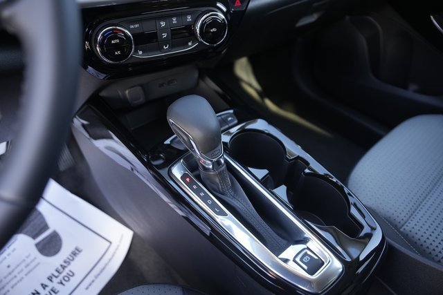 Used 2025 Chevrolet Trax LT w/ Driver Confidence Package image 28